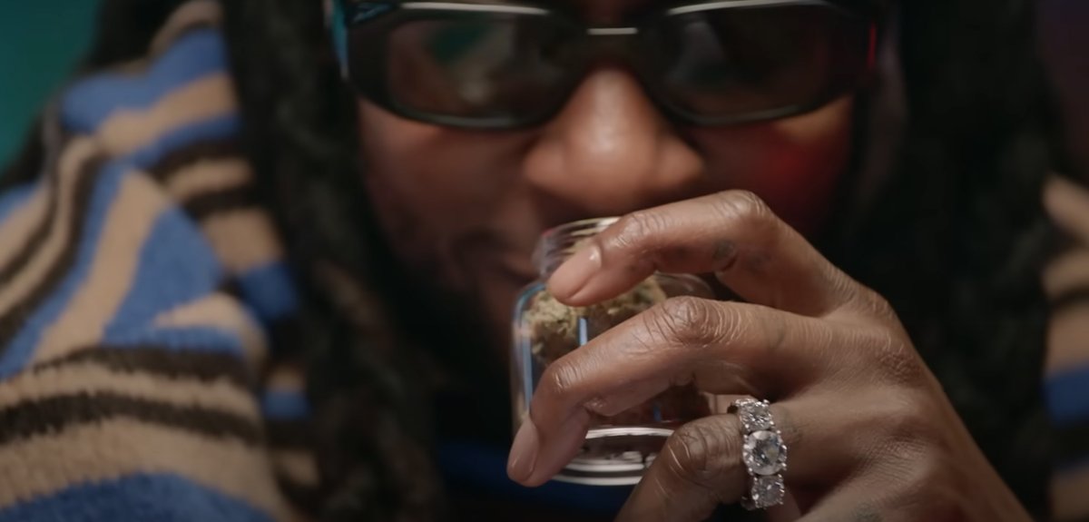 2 Chainz essaie le cannabis le plus cher